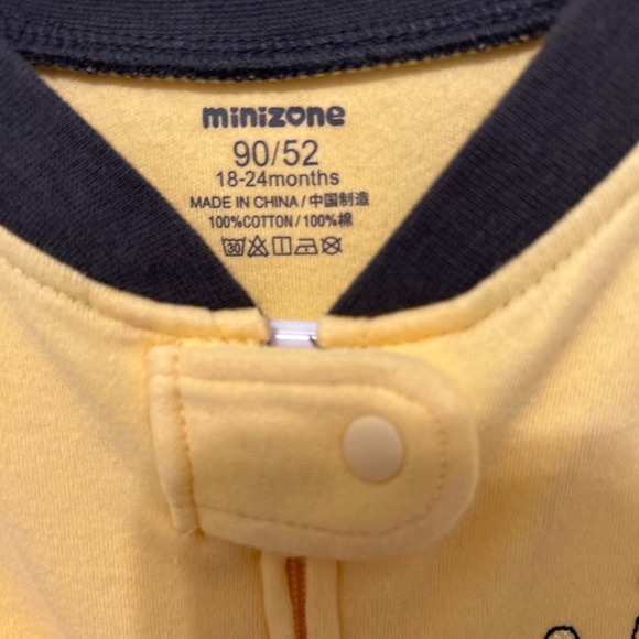 SALE!!  Two Way Zip Pajamas Lot of 2 - Like New! - Picture 4 of 8